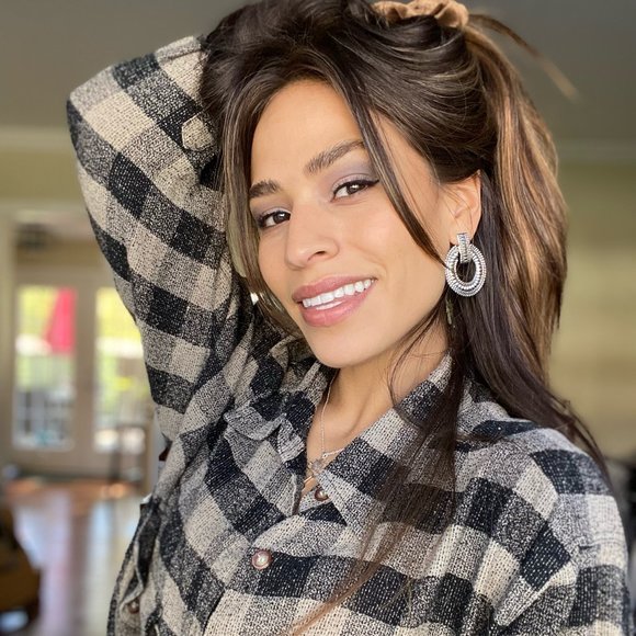 Elena Artist & Seller 🎶 - Picture 2 of 4